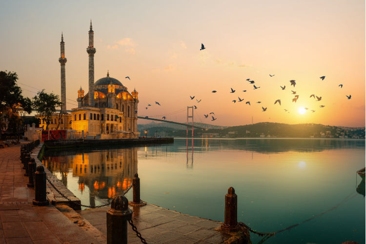 Ortaköy Camii